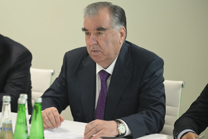 jemomali-rahmon-na-vstreche