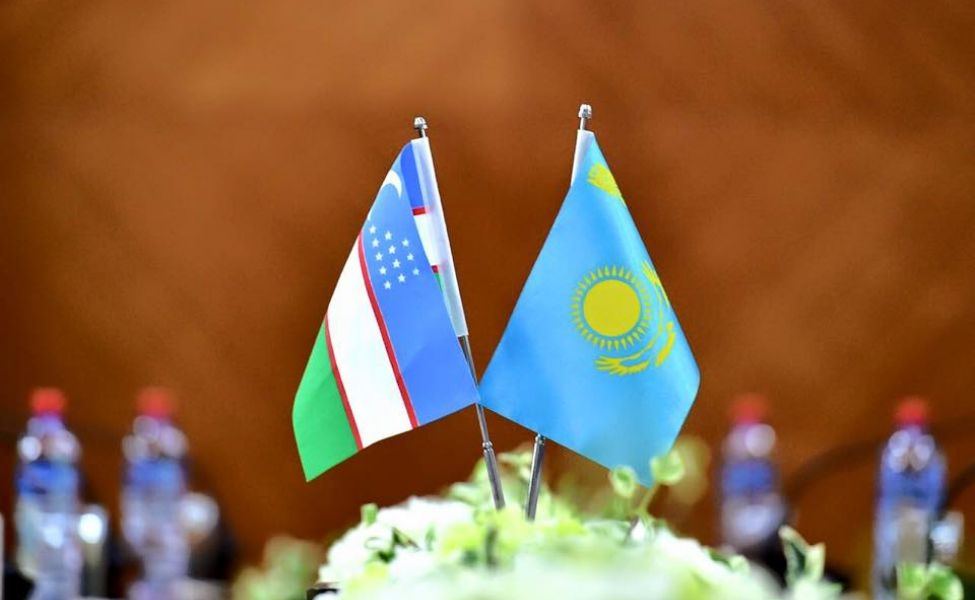 uzbekistan_kazakhstan_flags_180521