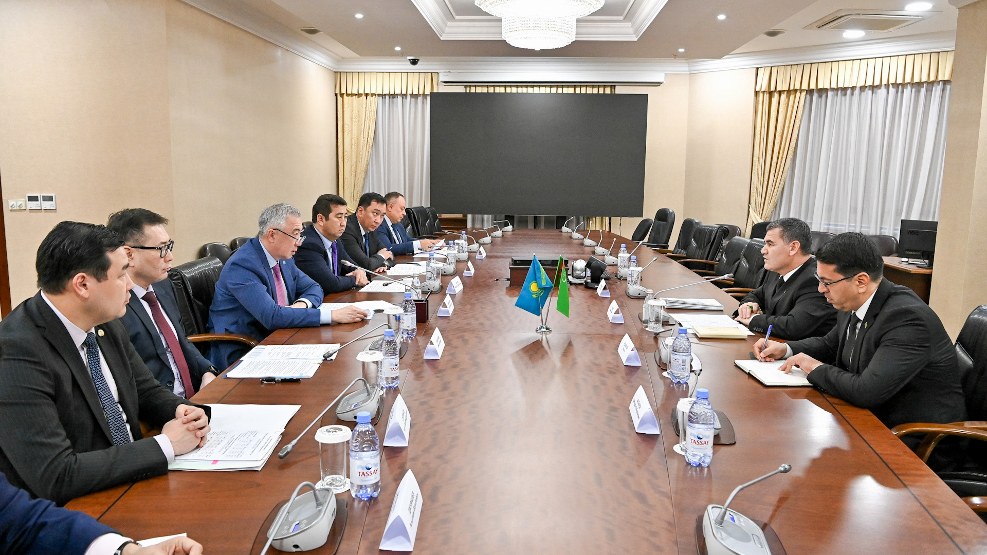 kaz_turkmen_meeting_120824