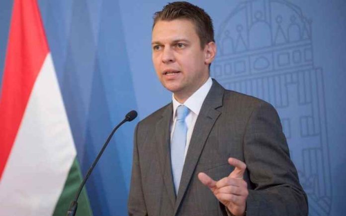 Macaristan, AB liderlerini Rusya-Ukrayna anlaşmazlığını sürüncemede bırakmakla suçladı-compressed
