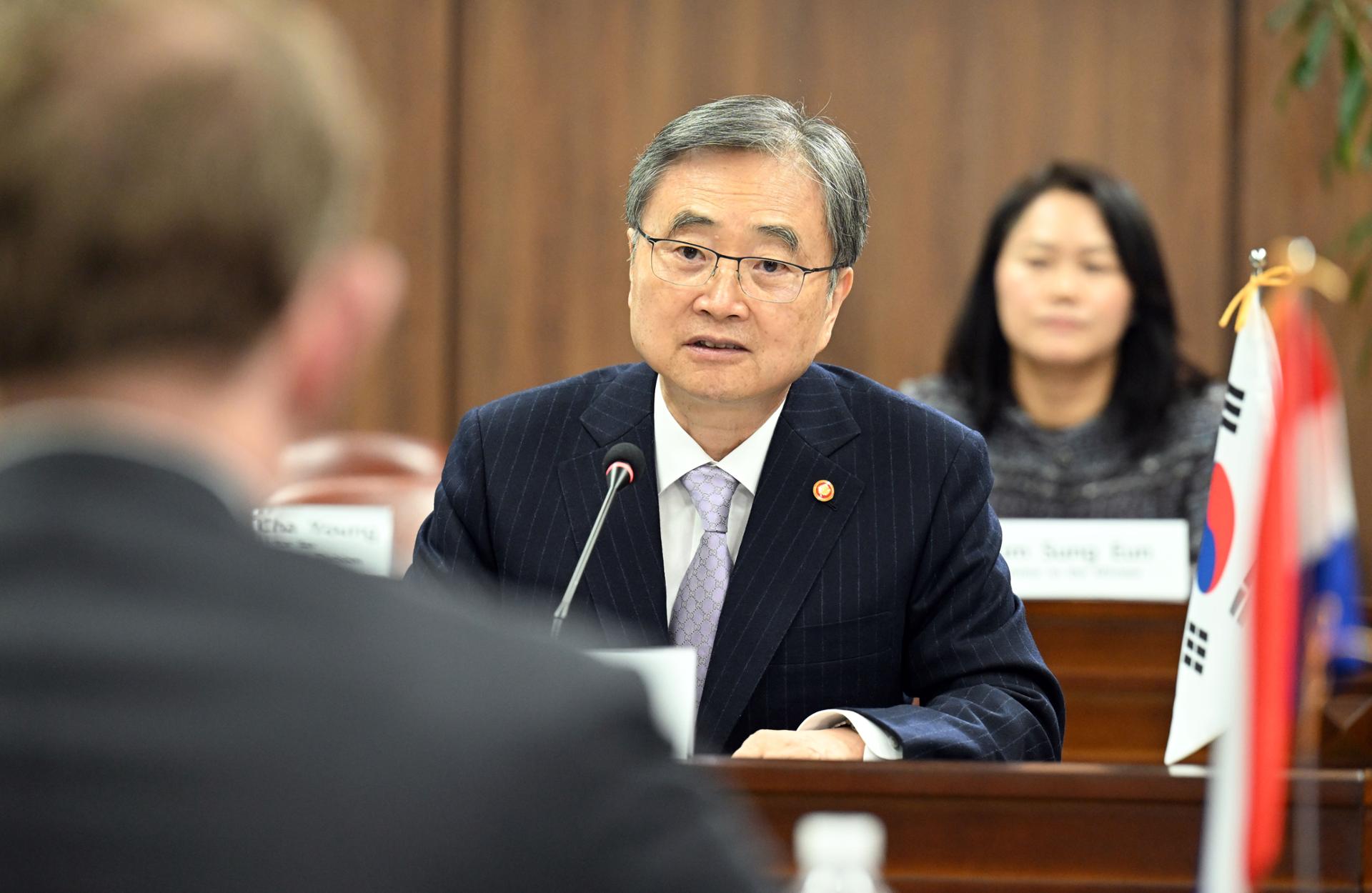 0d3949de-b030-4fd3-b077-4eec039c4a6e